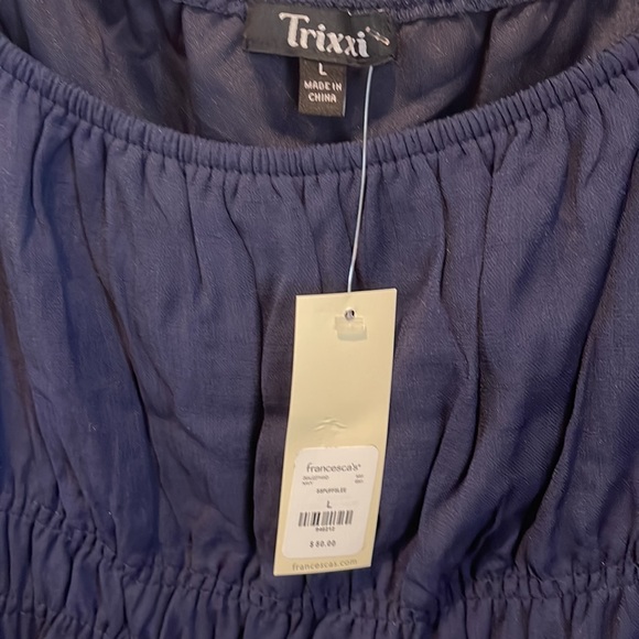 Adorable Francesca’s Navy blue short romper , never worn , size L - Picture 2 of 4